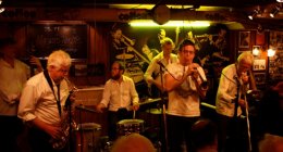 MYSTOS HOT LIPS (Schweden) mystoshotlips 1 MYSTOS HOT LIPS (Schweden) cottonclub