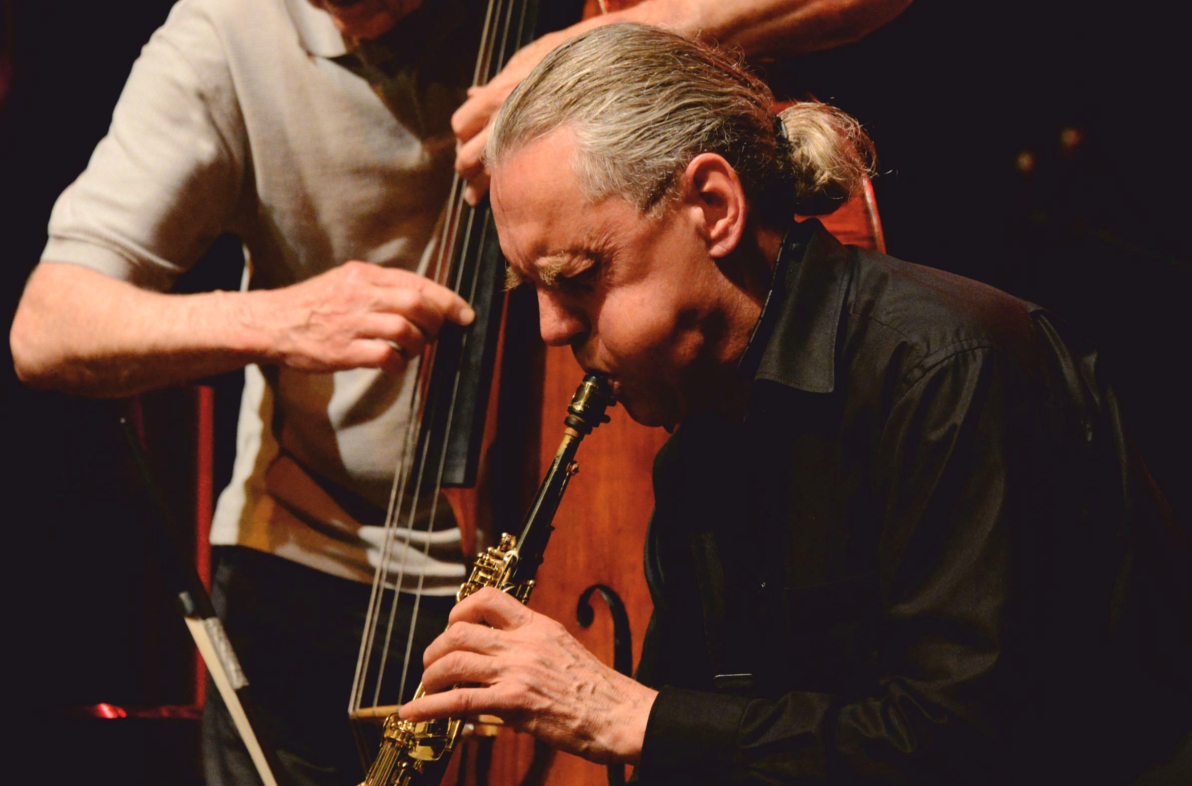 Urs Leimgruber Foto Herbert Weisrock URS LEIMGRUBER (solo) / UWE KROPINSKI TRIO  jazzinhamburg