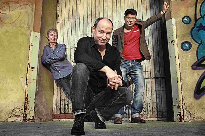 CRAZY HAMBONES mit u.a. HENRY HEGGEN feat. PAUL ORTA crazyhambones 1 CRAZY HAMBONES mit u.a. HENRY HEGGEN feat. PAUL ORTA cottonclub