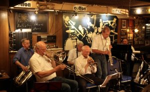 hotshots 1 300x184 50 Jahre Hot Shots cottonclub